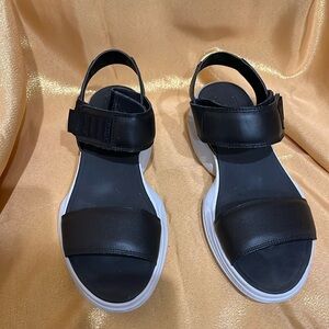 Sorel Women's Explorer Blitz Stride Sandals 9